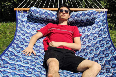 Hammock Universe USA Deluxe Quilted Hammock with Bamboo Stand